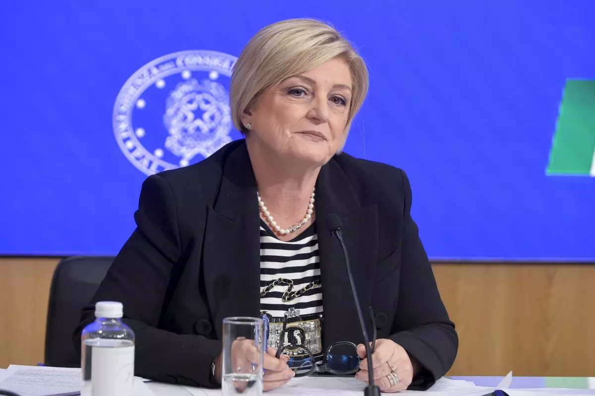 Lavoro, firmati i decreti attuativi per i Bonus Giovani e Donne