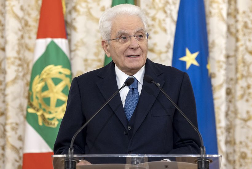 Mattarella “L’Ue si impegni per governare i movimenti migratori”