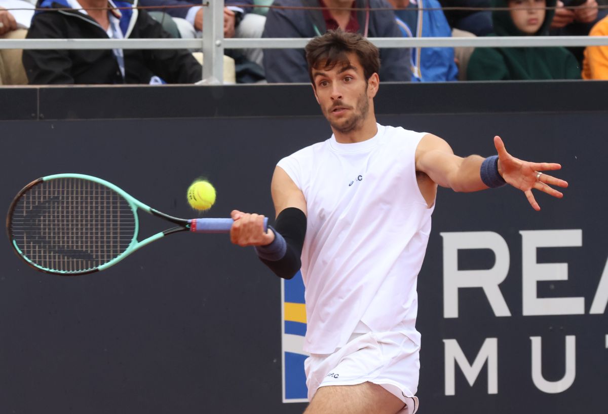 Musetti elimina Medvedev e raggiunge i quarti a Roma