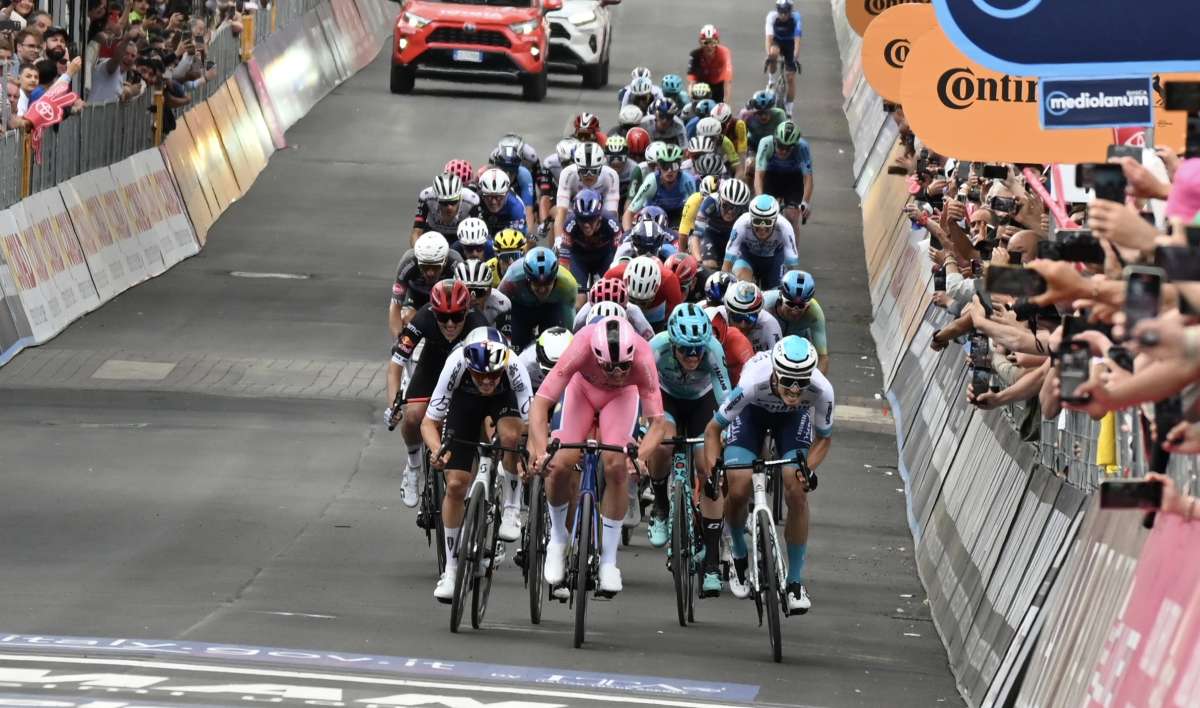 Tris di Pedersen al Giro, Zambanini battuto al fotofinish