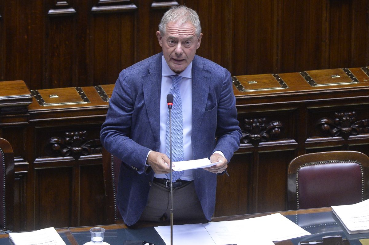 Ex Ilva, Urso “Riunione no-stop, passare da discussioni a decisioni”