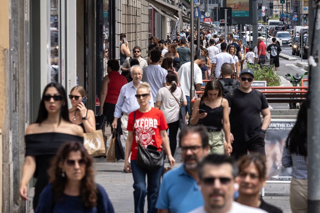 Confcommercio-Censis, l’incertezza riduce la fiducia delle famiglie