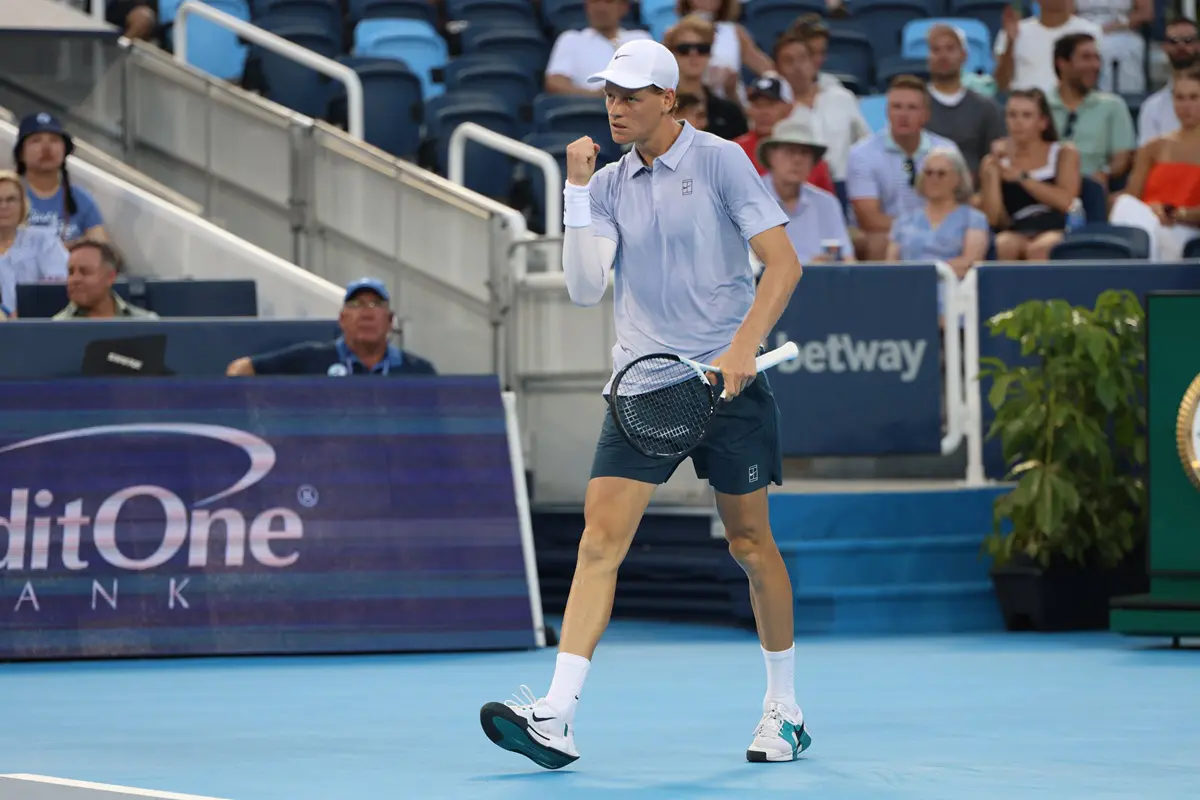 Sinner agli ottavi a Cincinnati, battuto Diallo in due set