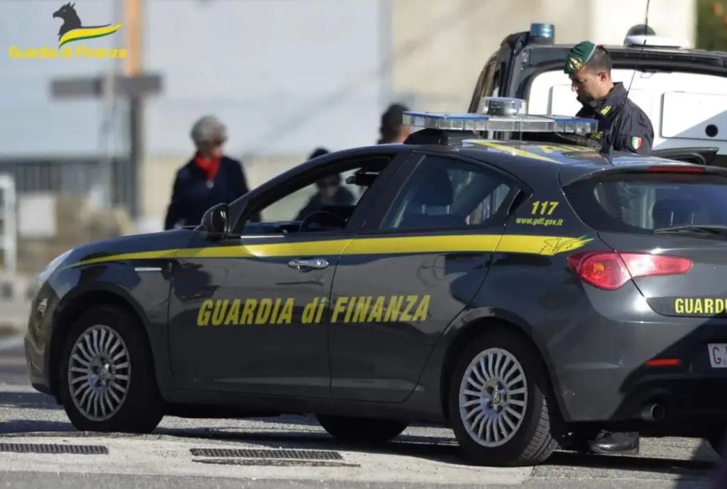 Furti d’auto e riciclaggio, 13 misure cautelari nel foggiano