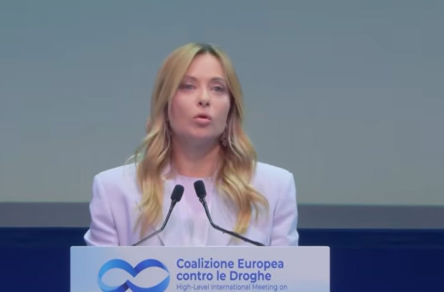 Meloni “La droga rende schiavi e gli schiavi non sono liberi”